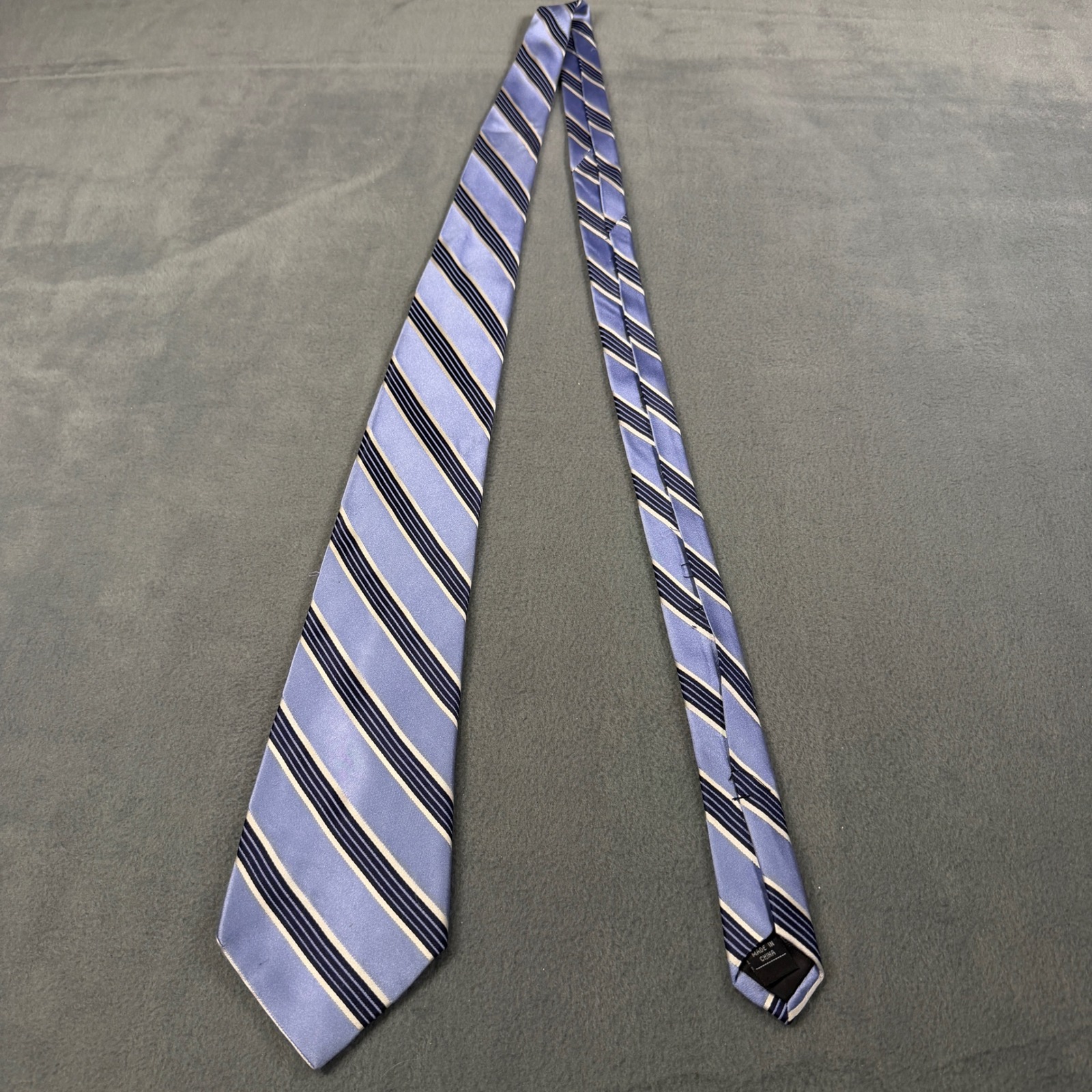 Croft  Barrow Mens Blue Striped Silk Blend Necktie Navy White Diagonal Stripe